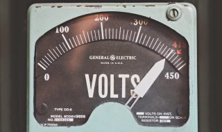 voltage level sign